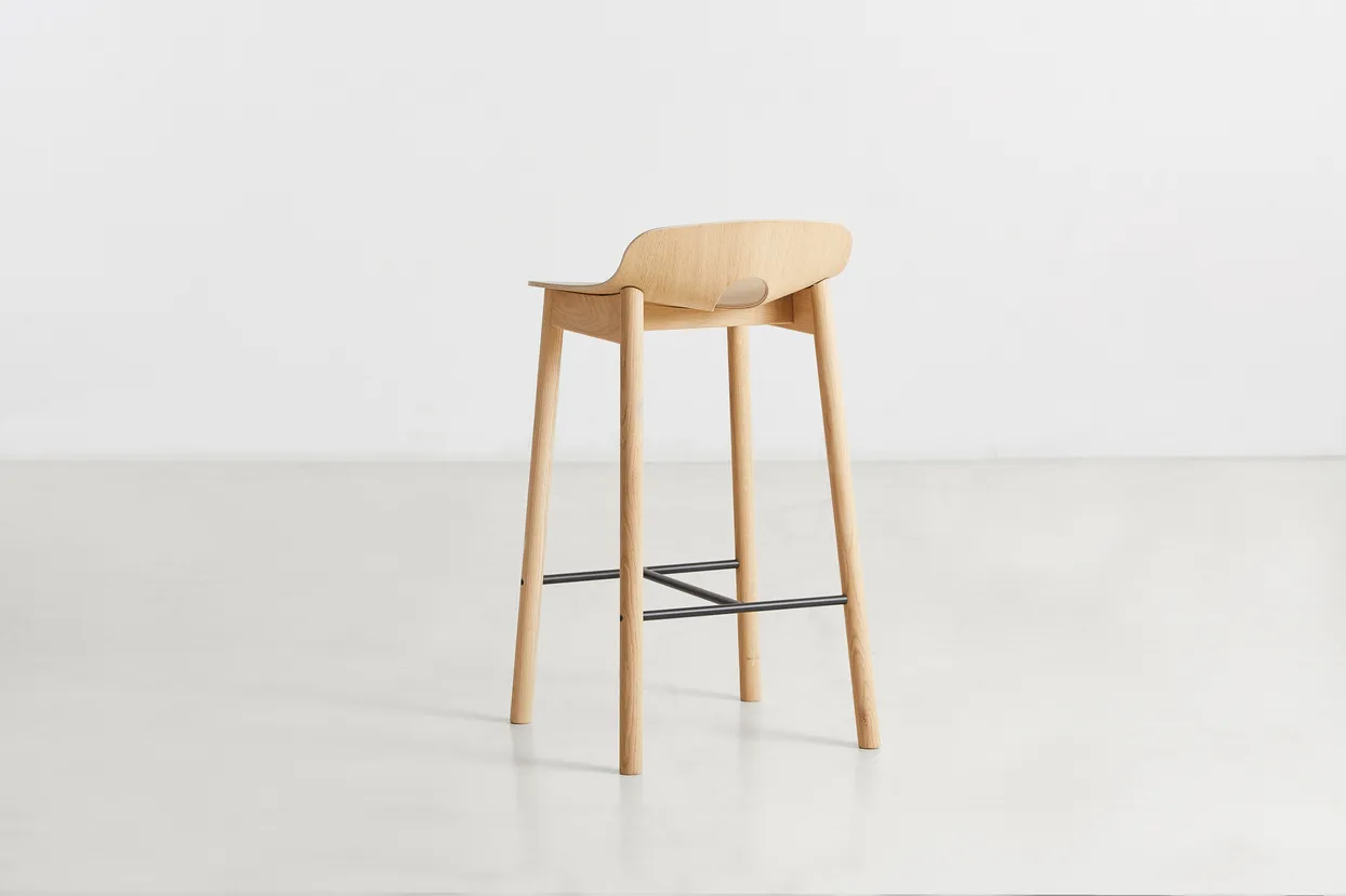 Mono 吧凳65cm, 白色涂漆橡木 Woud