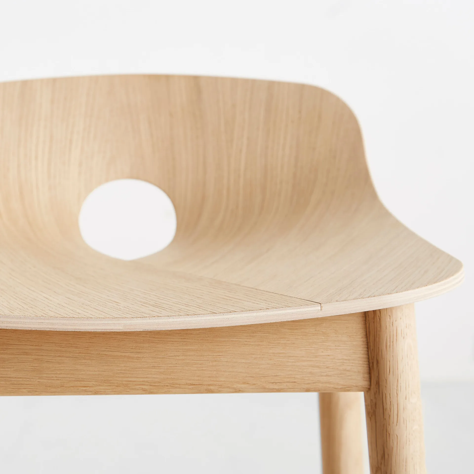 Mono 吧台椅/高脚凳, 白色 pigmented oak Woud