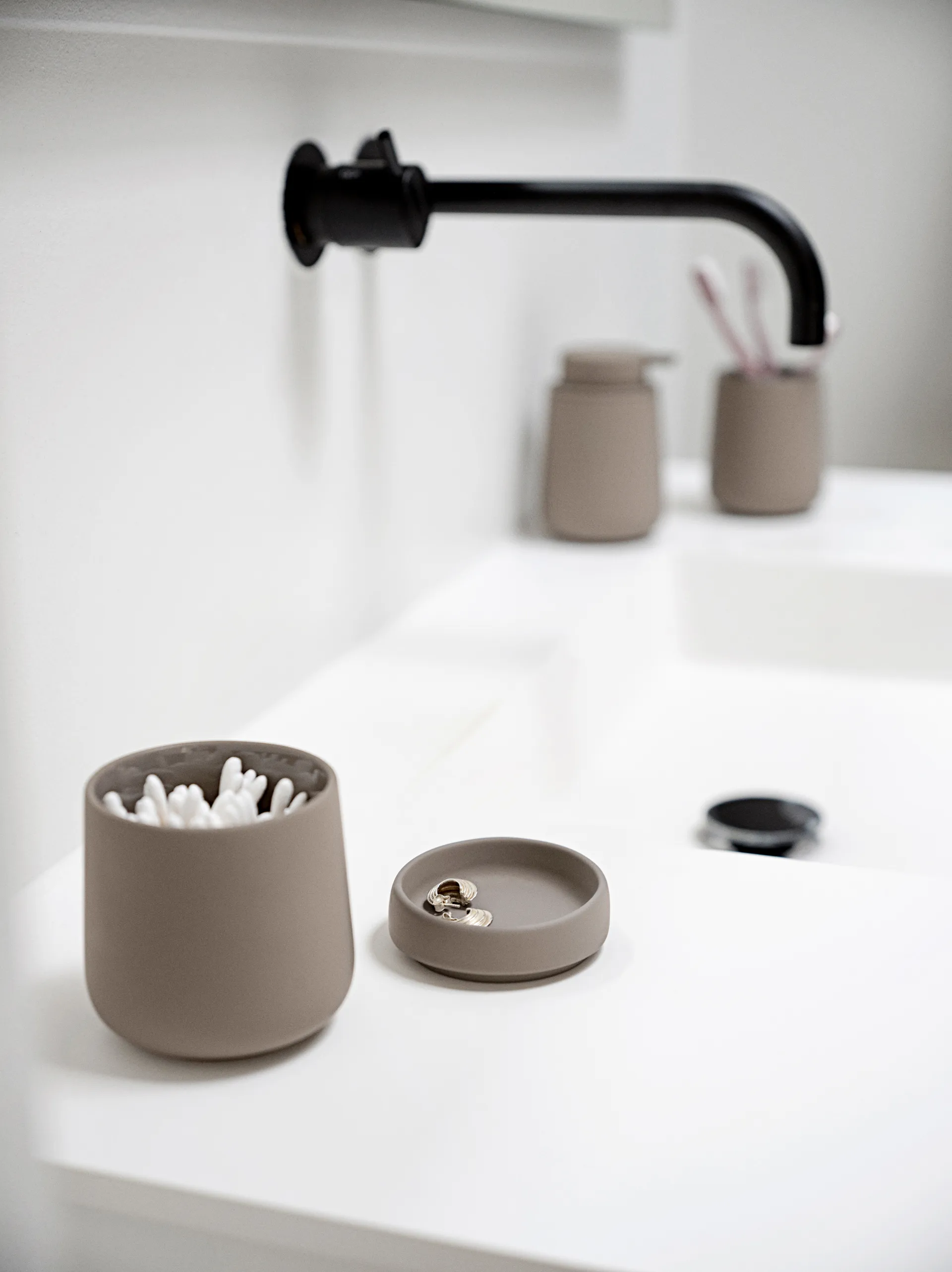 Nova One 带盖罐290ml, 灰褐色（Taupe） Zone Denmark