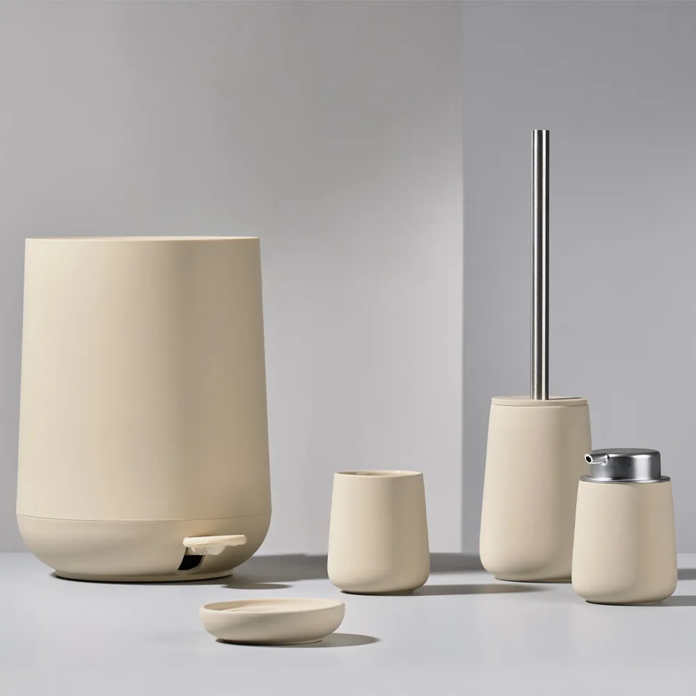 Nova toilet brush, Petrol 绿色 Zone Denmark