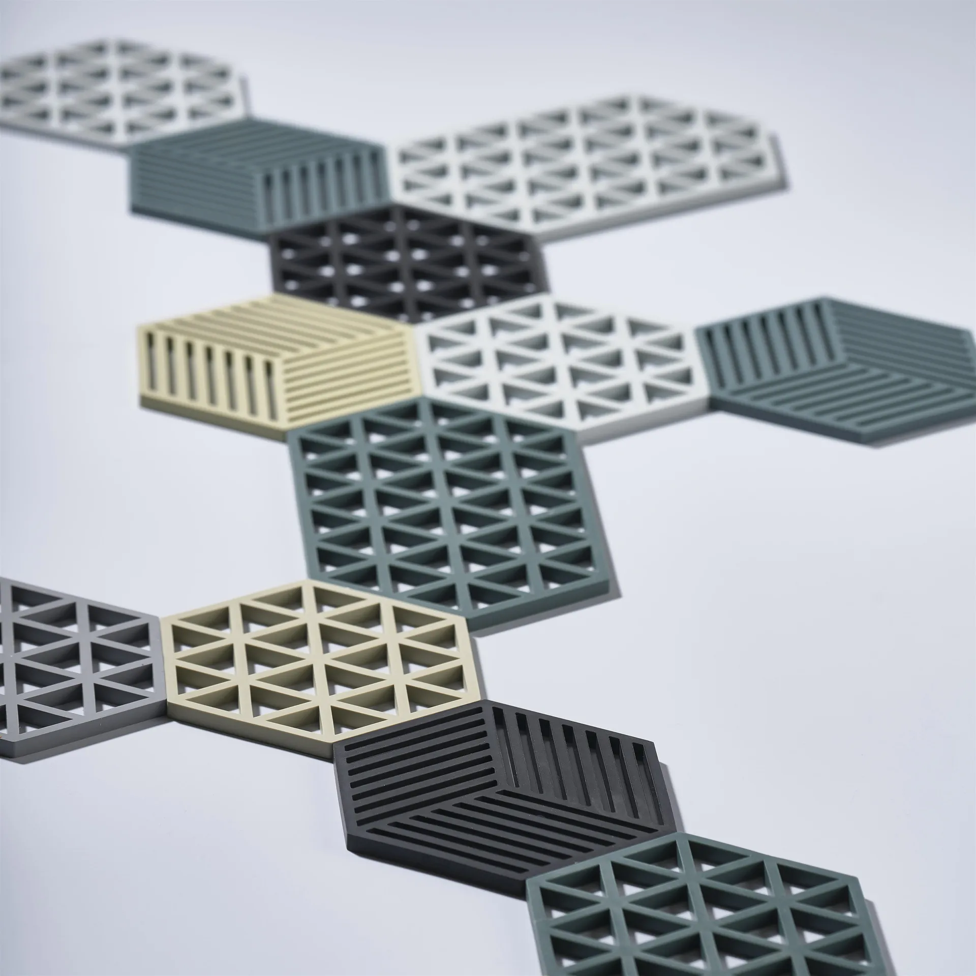 Triangle trivet, cool 灰色 Zone Denmark