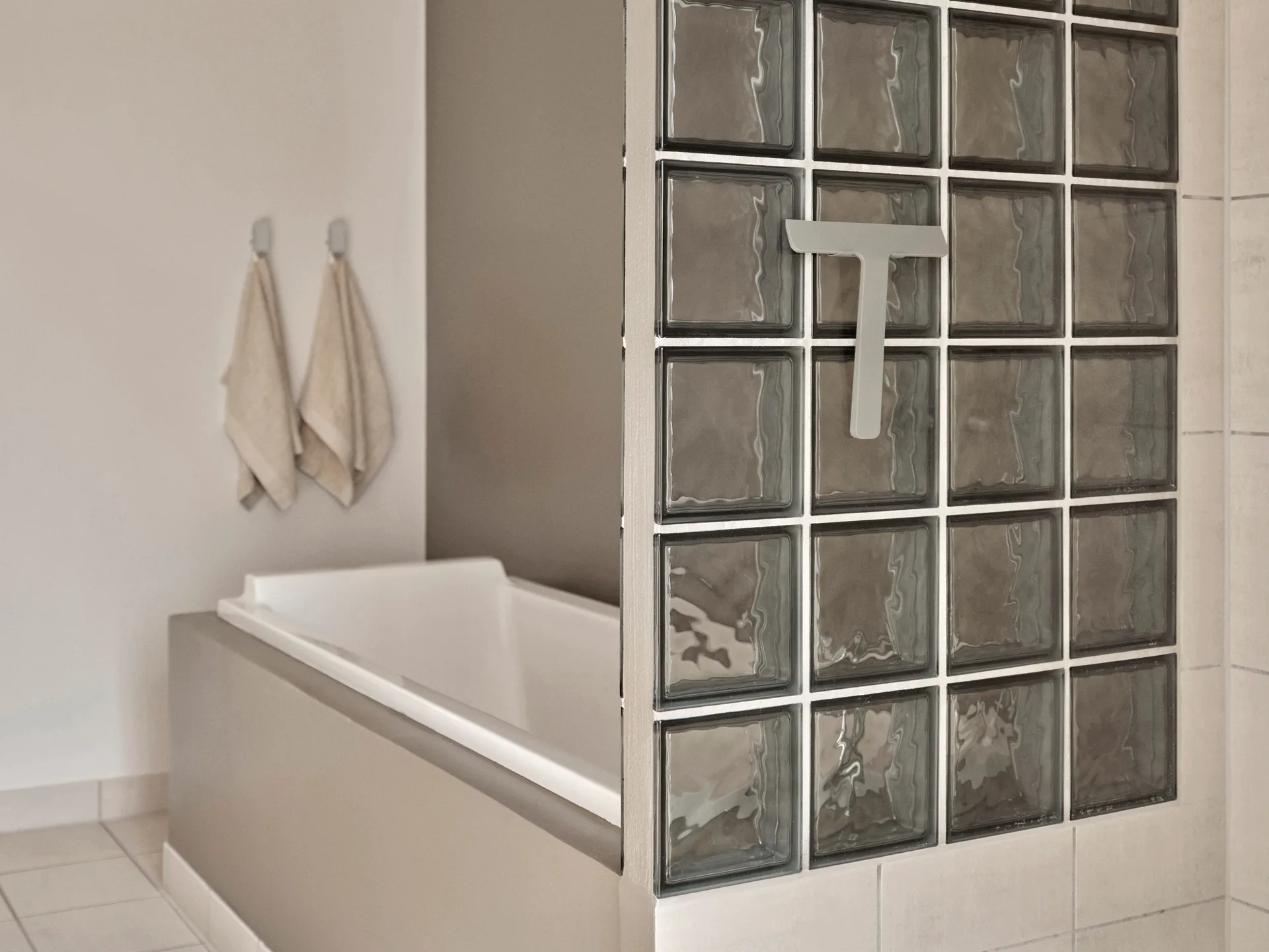 Ume scraper with holder, Eucalyptus Zone Denmark