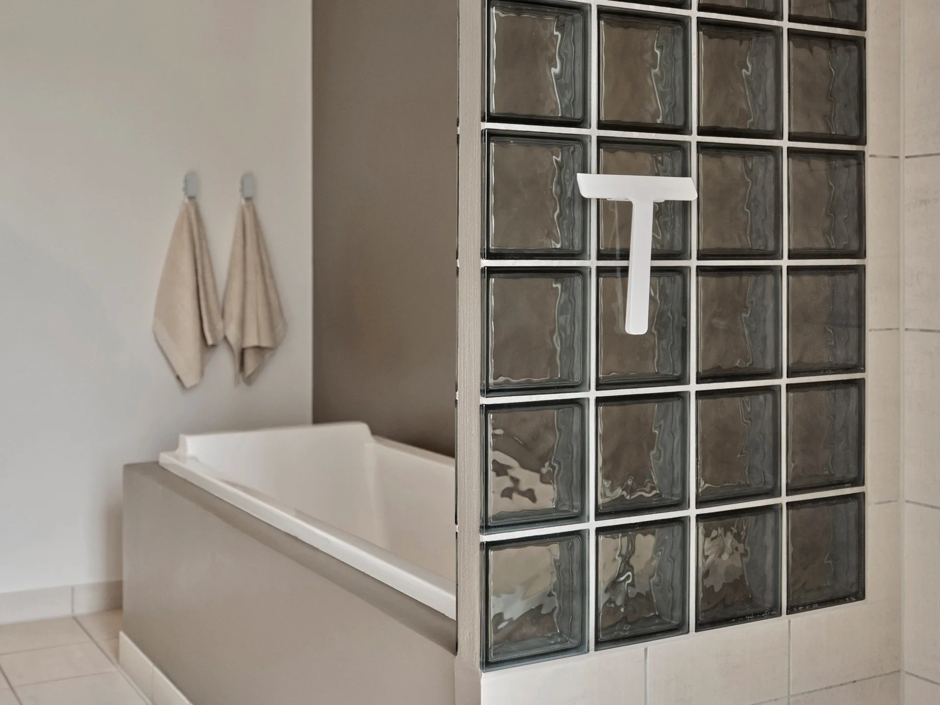 Ume scraper with holder, 白色 Zone Denmark