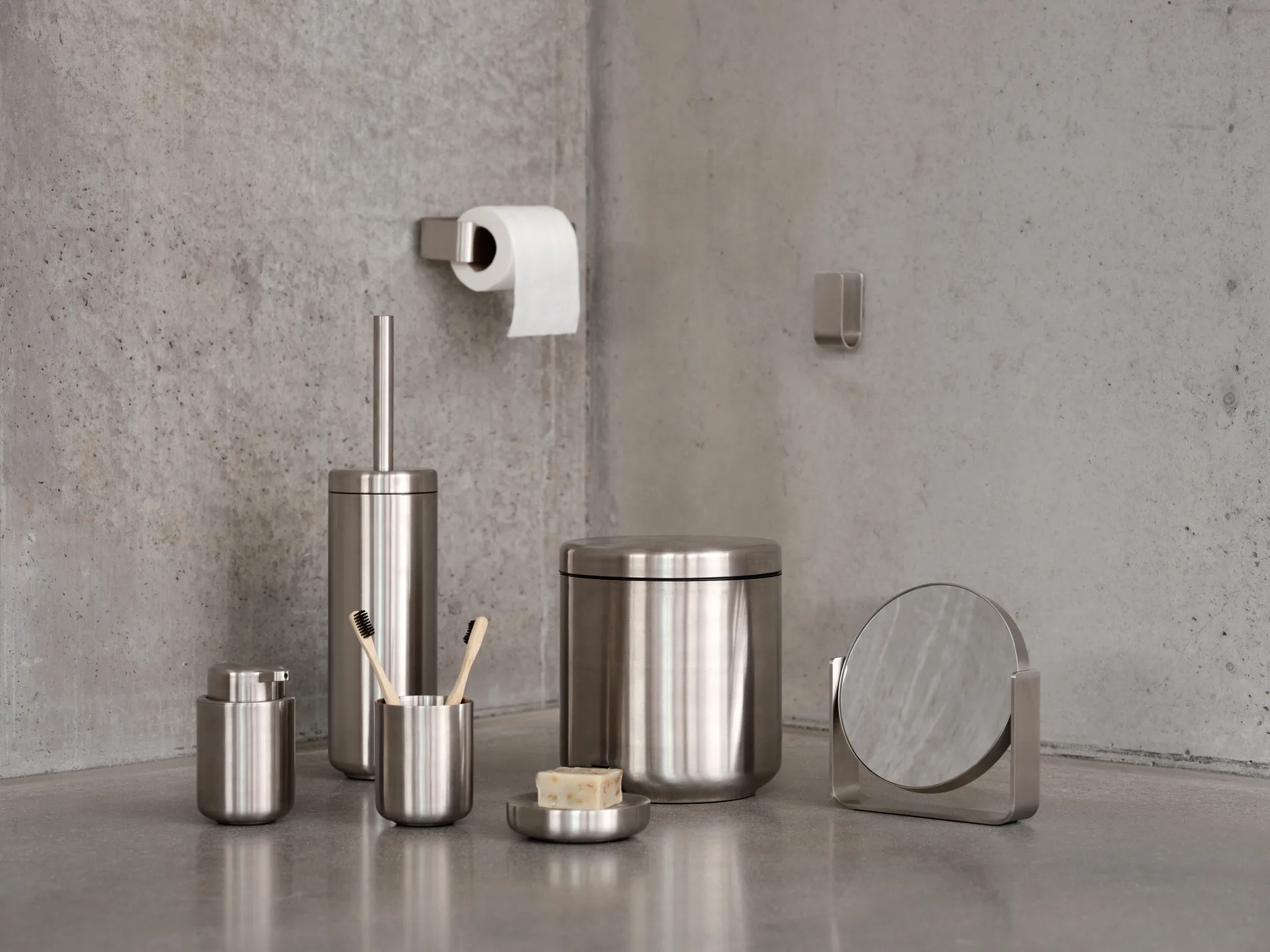 Ume 脚踏式桶, Steel Zone Denmark