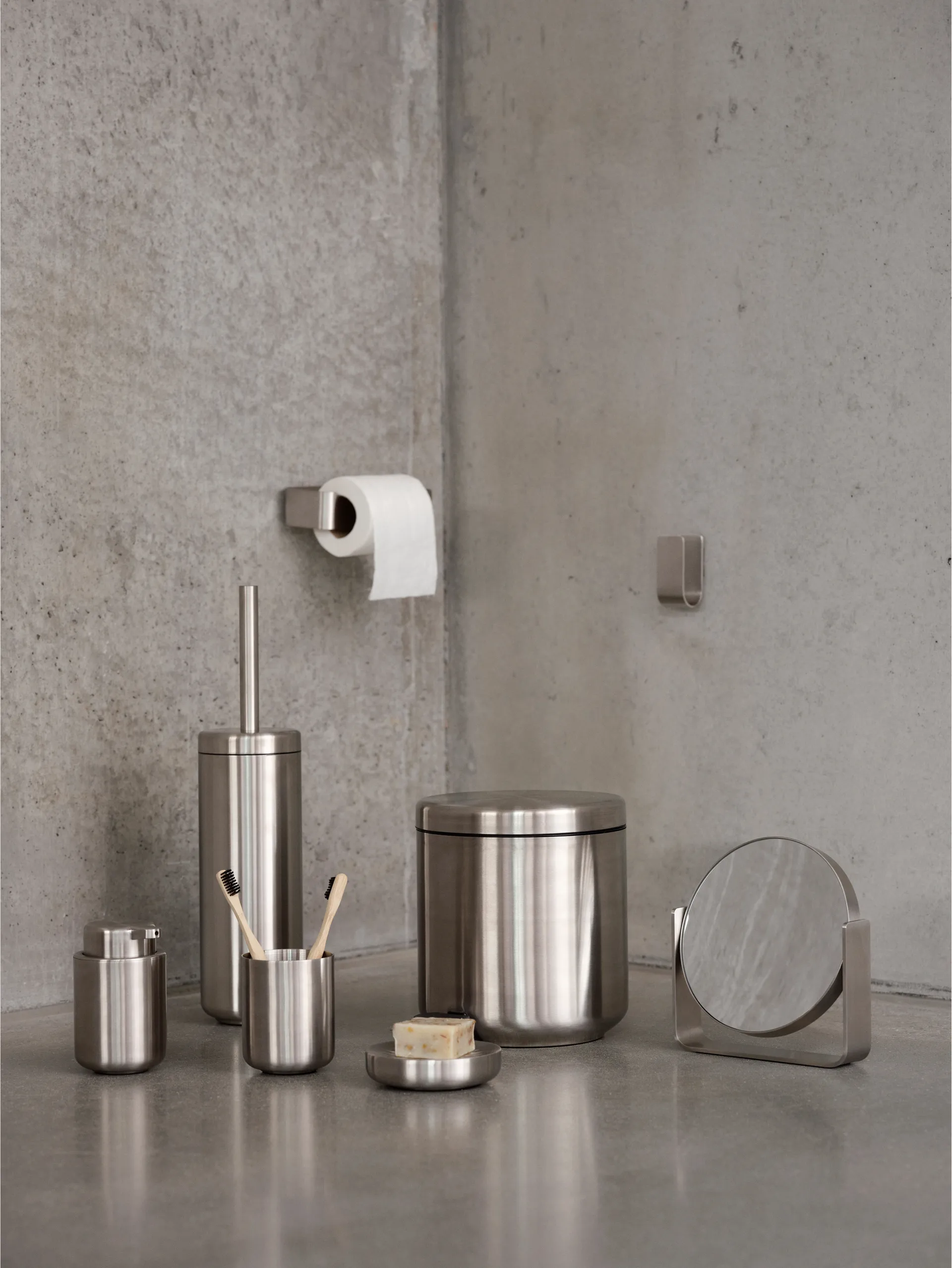 Ume 脚踏式桶, Steel Zone Denmark