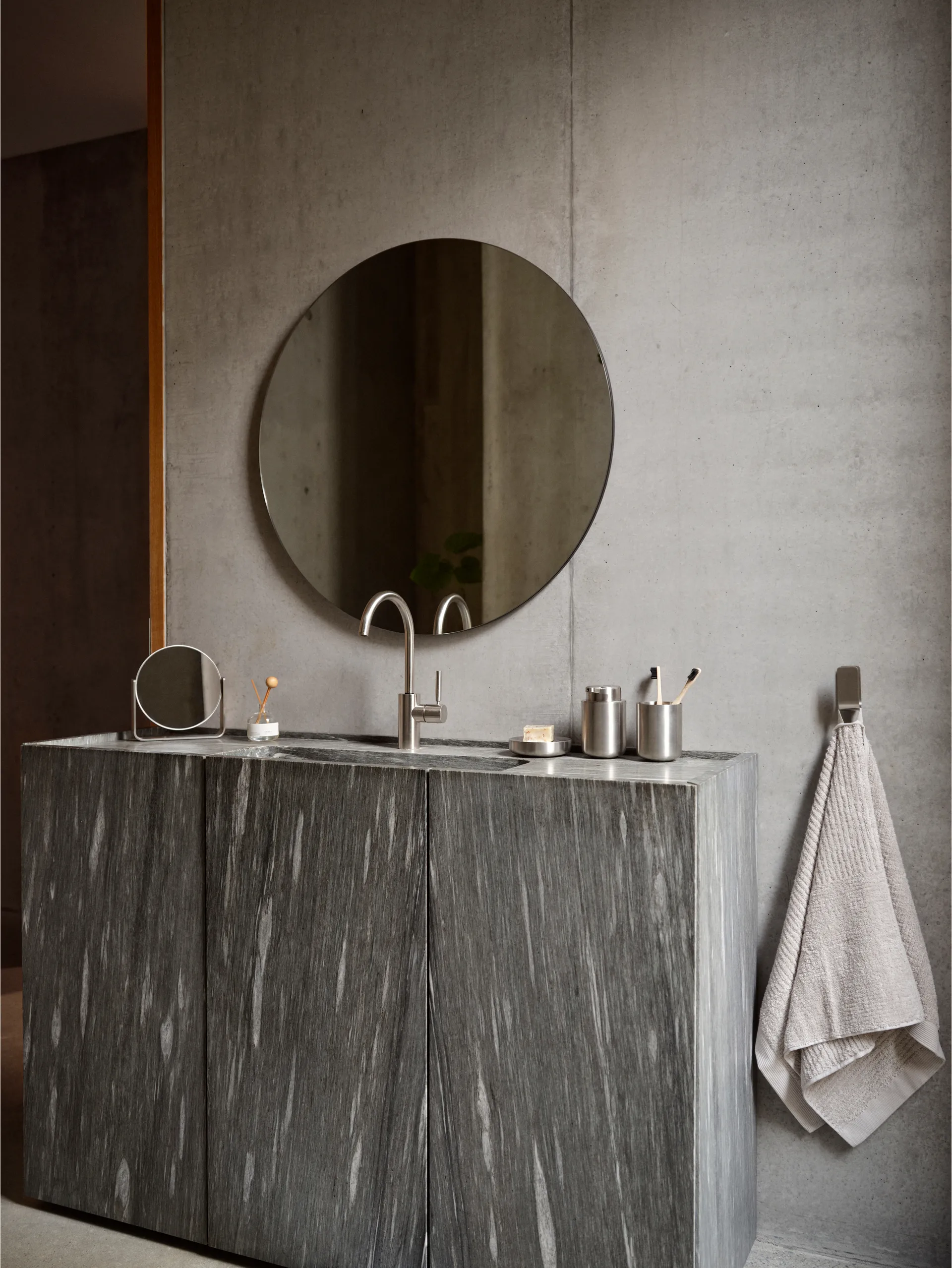 Ume 桌面镜 with 5x magnification 19x19.5 cm, Steel Zone Denmark