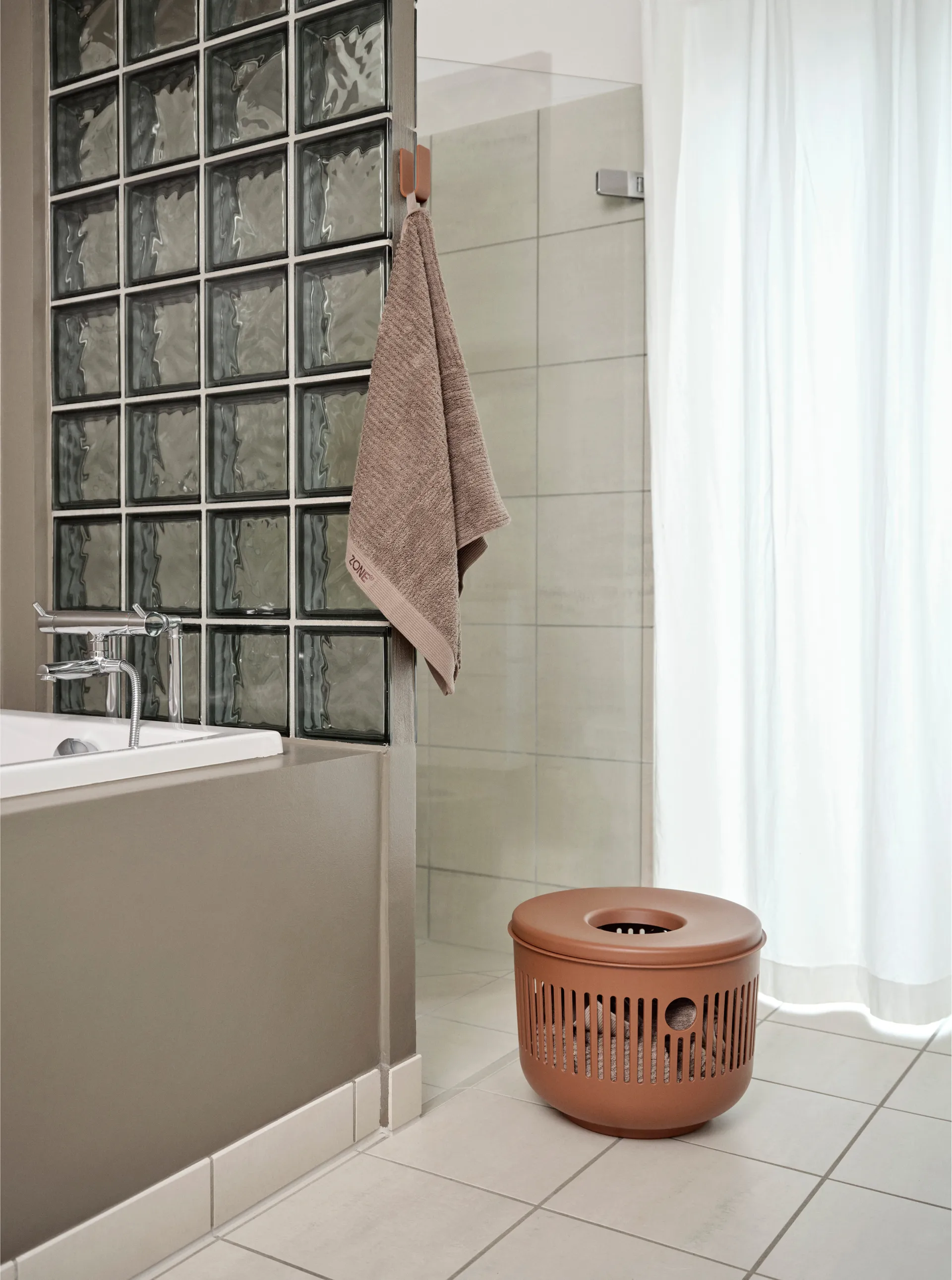 Ume 挂钩, 红陶 Zone Denmark